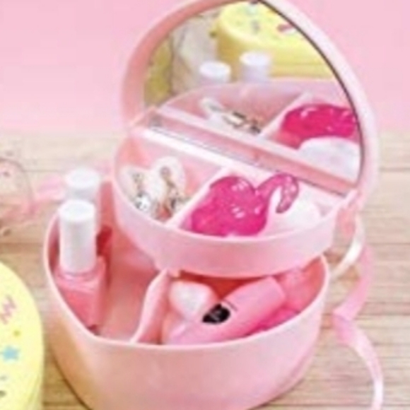 NWT Decorative Box Heart-Shaped Jewelry Box - Picture 2 of 2